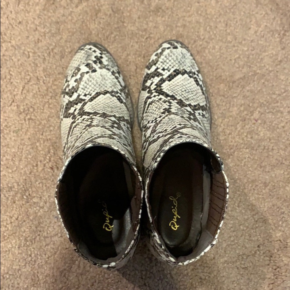 Cute Snake Skin Booties ♥️ LIKE NEW - Picture 3 of 4